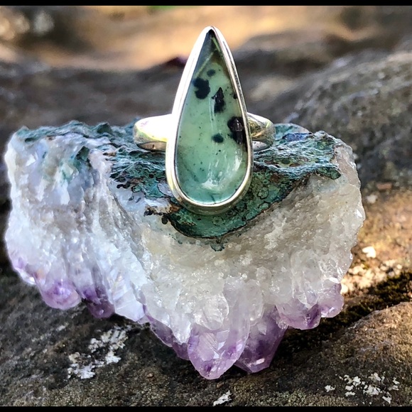 Robin's Nest Jewels Jewelry - Nephrite Jade Ring